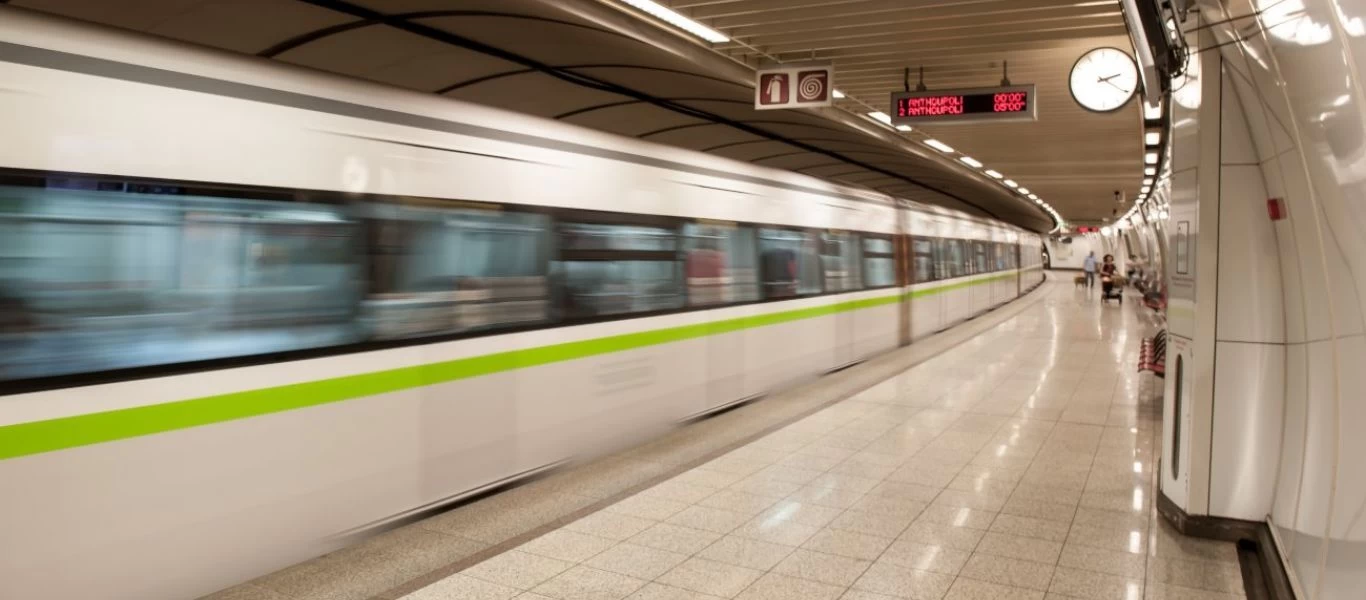 Ομόνοια: Άνδρας «βούτηξε» στις γραμμές του μετρό - Μεγάλες καθυστερήσεις στους συρμούς